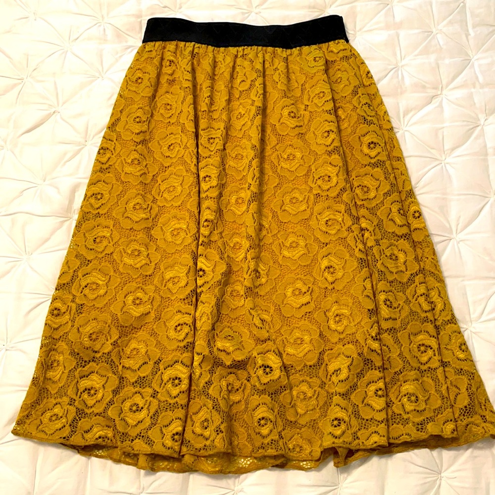 LuLaRoe lacy mustard-colored Lola skirt size XS